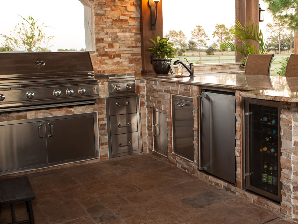 Building the Home Bar Of Your Dreams Building the Home Bar Of Your Dreams